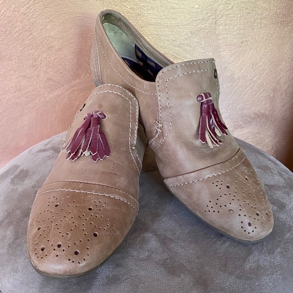 STEVE MADDEN TASSEL LOAFER